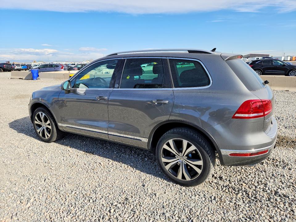Продажа на аукционе авто 2017 Volkswagen Touareg, vin: WVGRF7BP2HD003183, номер лота: 49333636