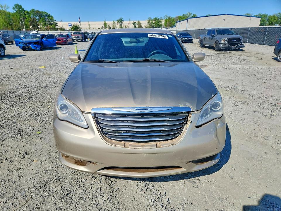 48976906 :رقم المزاد ، 1C3CCBAB6EN211105 vin ، 2014 Chrysler 200 مزاد بيع