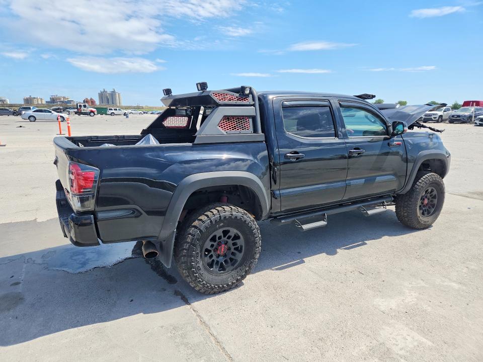 49298486 :رقم المزاد ، 5TFCZ5AN7JX153817 vin ، 2018 Toyota Tacoma مزاد بيع