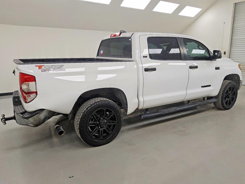 50854136 :رقم المزاد ، 5TFEY5F11LX261435 vin ، 2020 Toyota Tundra مزاد بيع