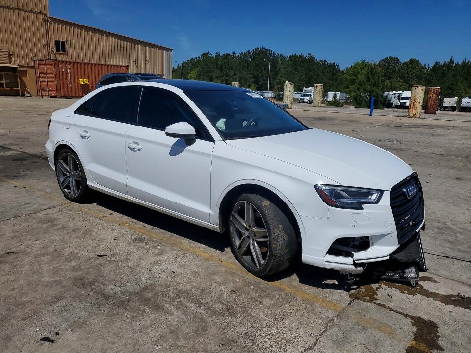 Продажа на аукционе авто 2020 Audi A3, vin: WAUCUGFF6LA105367, номер лота: 49389336