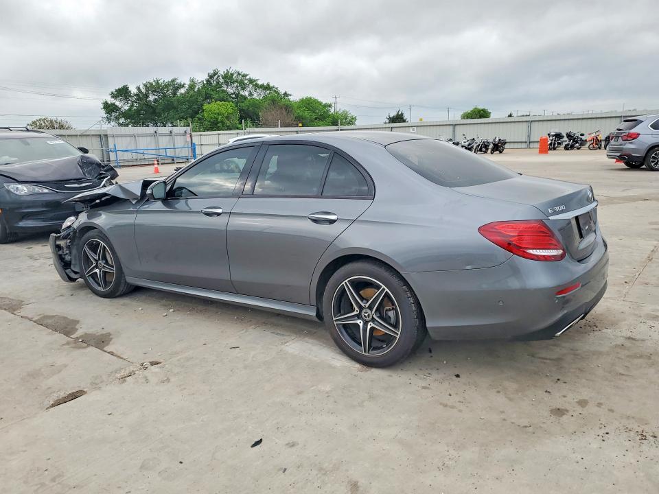 48773246 :رقم المزاد ، WDDZF4KB7JA452444 vin ، 2018 Mercedes-benz E مزاد بيع