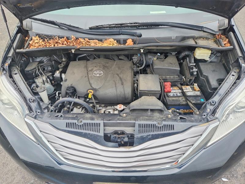 49164496 :رقم المزاد ، 5TDYZ3DC8HS898757 vin ، 2017 Toyota Sienna مزاد بيع