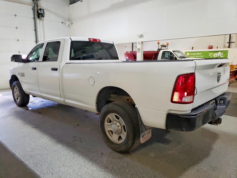 51900616 :رقم المزاد ، 3C6UR5HL6JG145244 vin ، 2018 Ram 2500 مزاد بيع