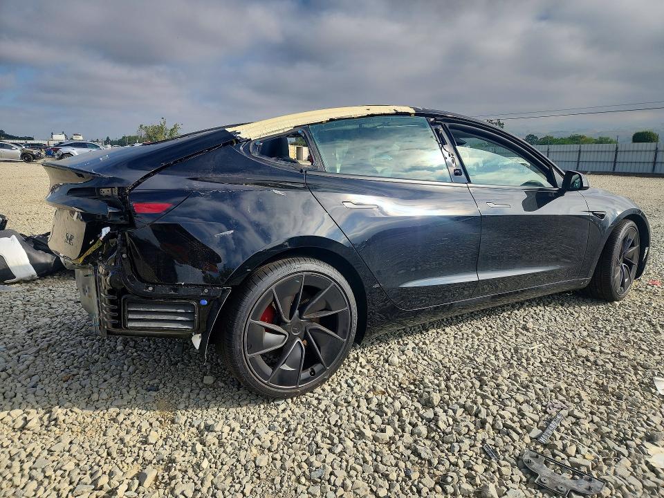 77005675 :رقم المزاد ، 5YJ3E1ET9SF078059 vin ، 2025 Tesla Model 3 مزاد بيع