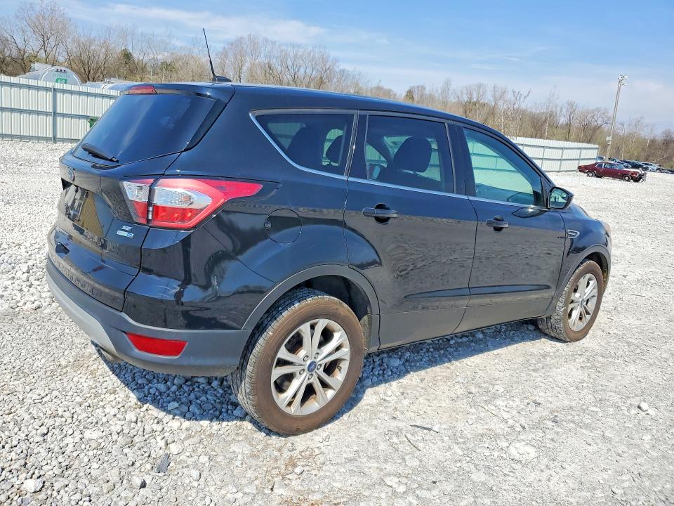 48536546 :رقم المزاد ، 1FMCU9GD0HUE04074 vin ، 2017 Ford Escape مزاد بيع