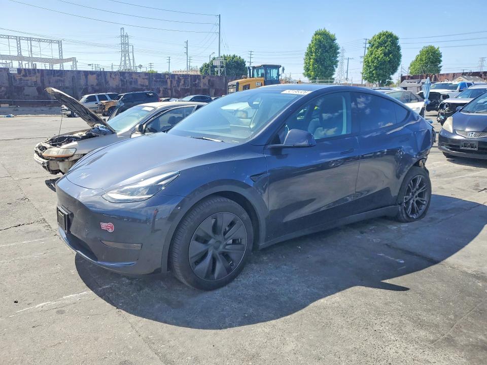2025 Tesla Model Y მანქანა იყიდება აუქციონზე, vin: 7SAYGDED8SF250532, აუქციონის ნომერი: 50195506