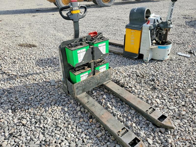 Auction sale of the 2016 Unicariers Forklift, vin: 2W169322245, lot number: 49903646