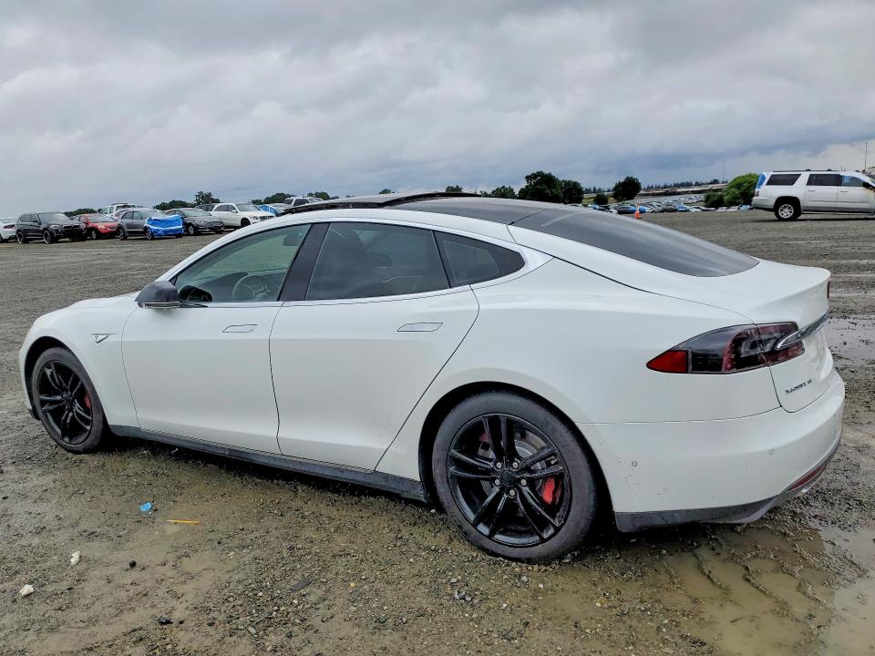 Продажа на аукционе авто 2015 Tesla Model S, vin: 5YJSA1H18FF096706, номер лота: 49381936