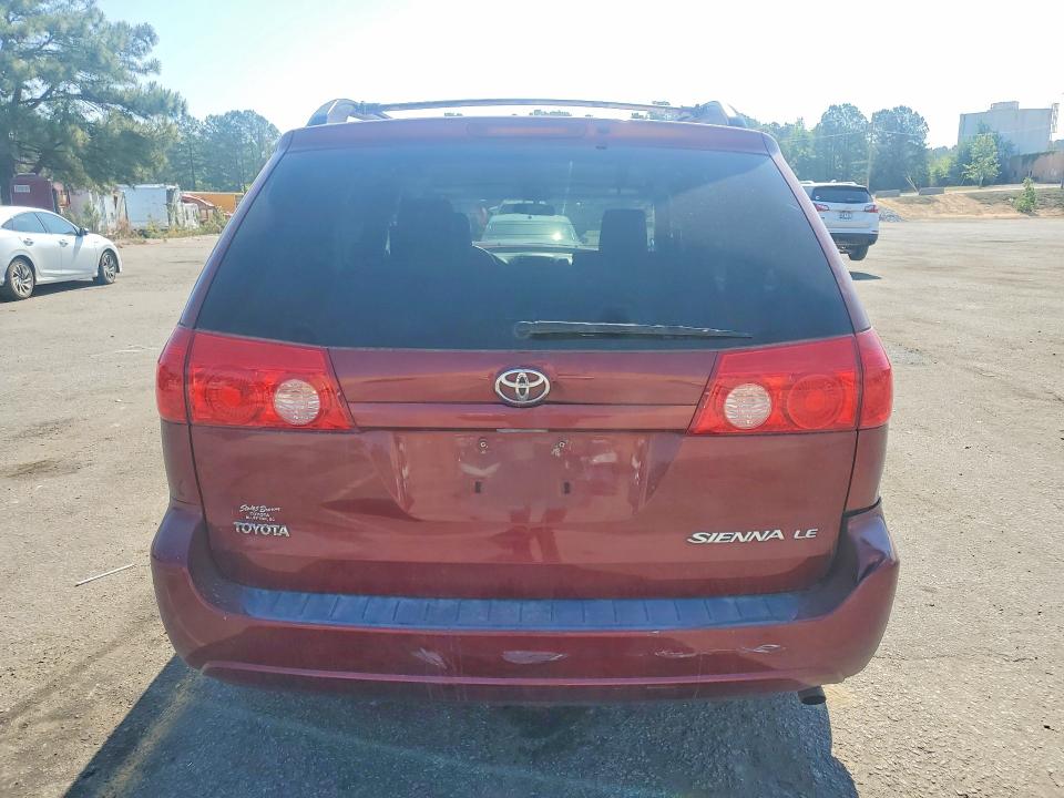 51108736 :رقم المزاد ، 5TDKK4CC7AS327154 vin ، 2010 Toyota Sienna مزاد بيع