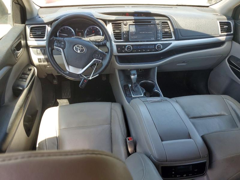 2018 Toyota Highlander მანქანა იყიდება აუქციონზე, vin: 5TDJZRFH4JS528974, აუქციონის ნომერი: 49204216
