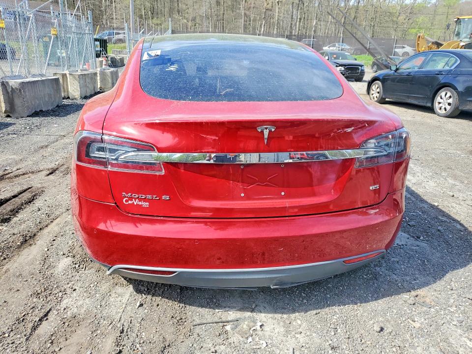 49763776 :رقم المزاد ، 5YJSA4H13FF082004 vin ، 2015 Tesla Model S مزاد بيع