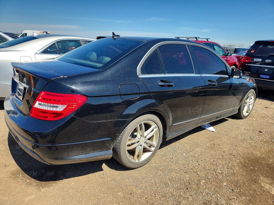 2014 Mercedes-benz C მანქანა იყიდება აუქციონზე, vin: WDDGF4HB4ER305097, აუქციონის ნომერი: 50400806