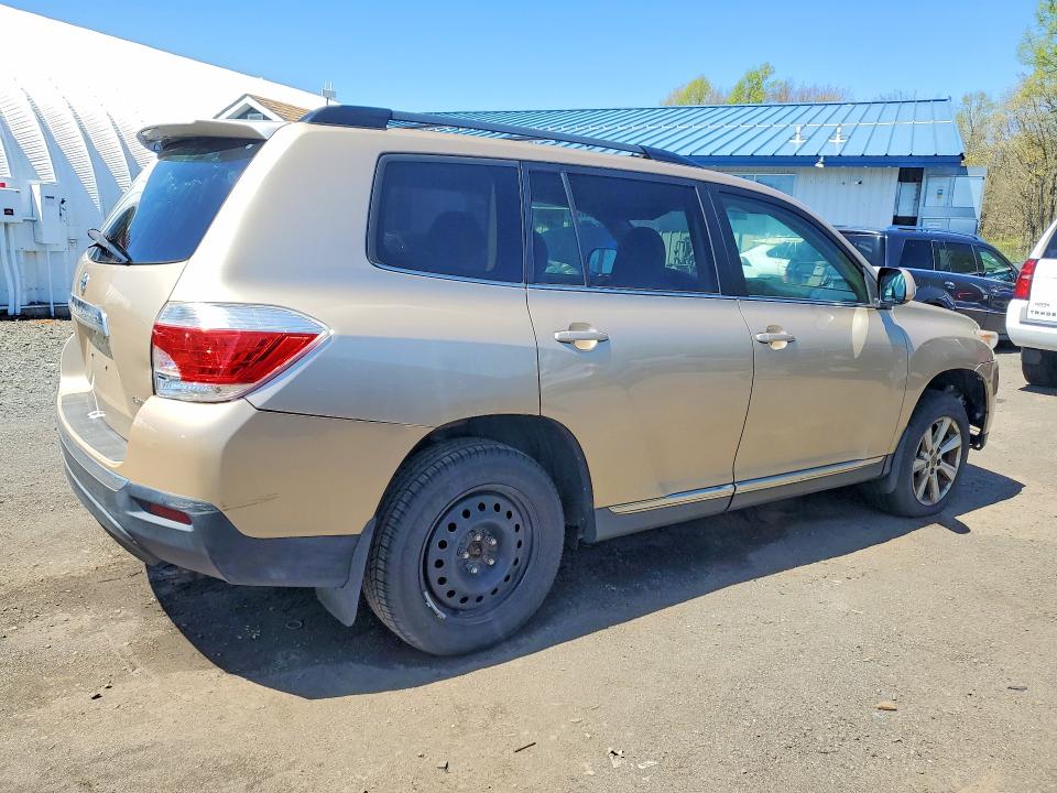 Продажа на аукционе авто 2012 Toyota Highlander, vin: 5TDBK3EH2CS095052, номер лота: 51173696