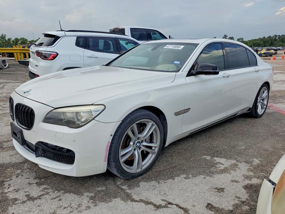 2013 Bmw 750 მანქანა იყიდება აუქციონზე, vin: WBAYE8C53DD132126, აუქციონის ნომერი: 47715956