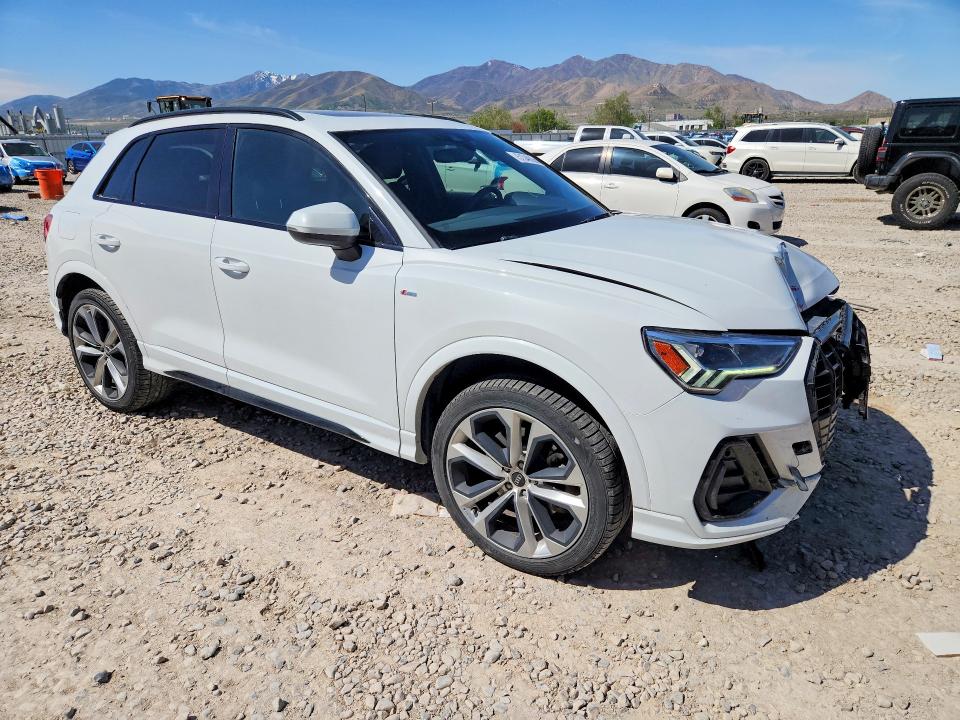 51340266 :رقم المزاد ، WA1EECF37M1028141 vin ، 2021 Audi Q3 مزاد بيع