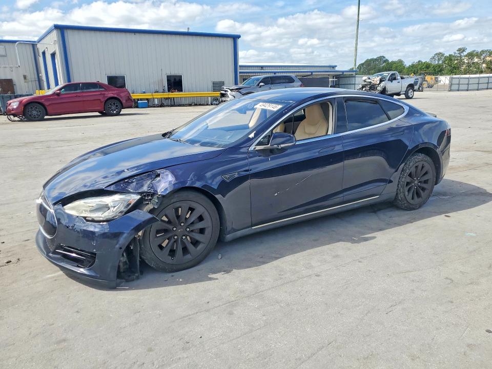 Продажа на аукционе авто 2015 Tesla Model S, vin: 5YJSA1H23FFP77364, номер лота: 49429146