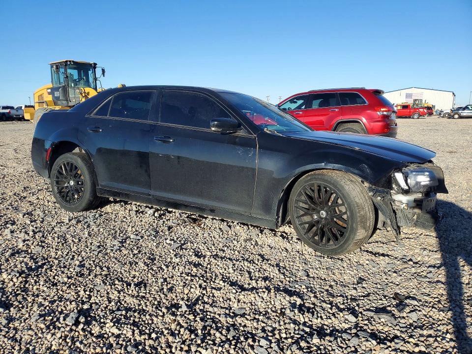 49961166 :رقم المزاد ، 2C3CCAGG9JH321193 vin ، 2018 Chrysler 300 مزاد بيع