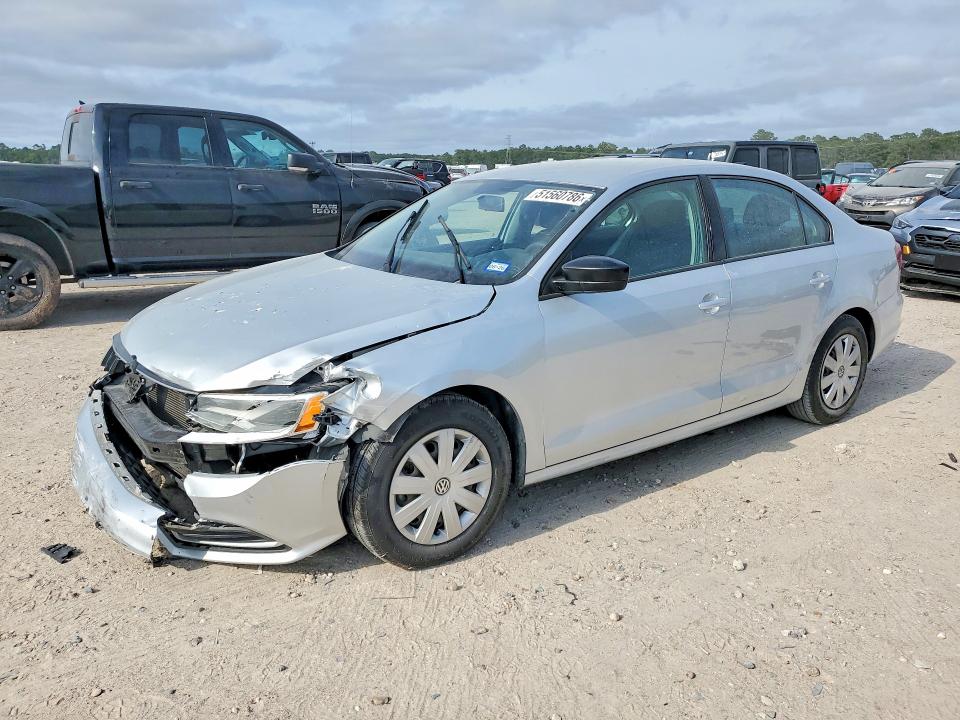 51560786 :رقم المزاد ، 3VW167AJ8GM295842 vin ، 2016 Volkswagen Jetta مزاد بيع