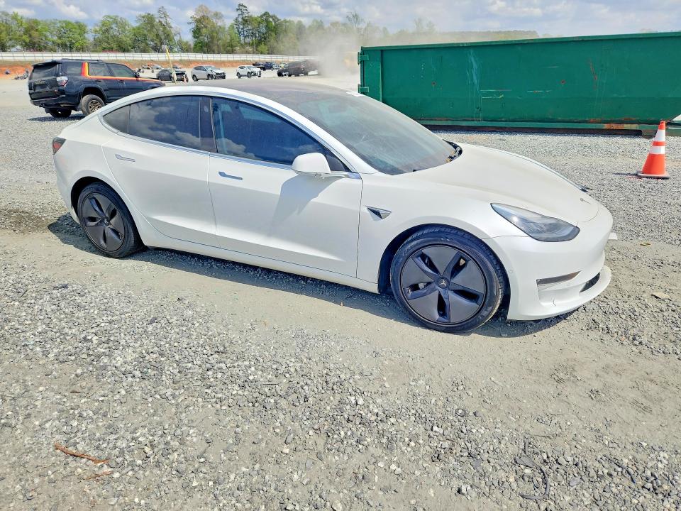 Продажа на аукционе авто 2018 Tesla Model 3, vin: 5YJ3E1EBXJF145581, номер лота: 48283906