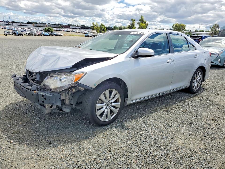 49767686 :رقم المزاد ، 4T1BF1FK7EU357094 vin ، 2014 Toyota Camry مزاد بيع