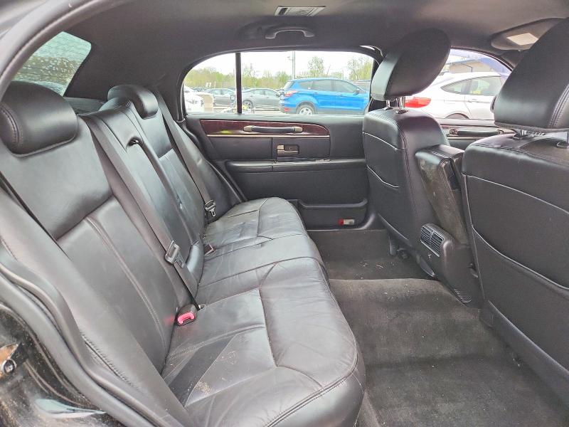 2011 Lincoln Town Car მანქანა იყიდება აუქციონზე, vin: 2LNBL8EV2BX765469, აუქციონის ნომერი: 50983706