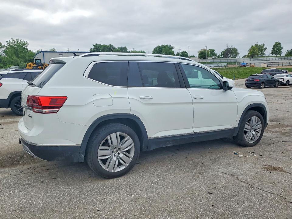 51278756 :رقم المزاد ، 1V2NR2CA3JC534863 vin ، 2018 Volkswagen Atlas مزاد بيع