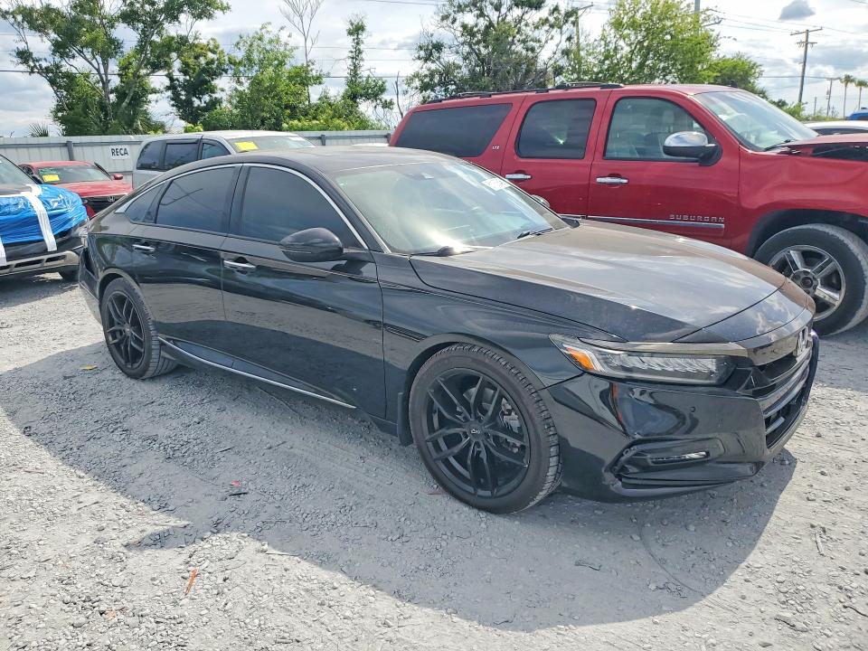 Продаж на аукціоні авто 2018 Honda Accord, vin: 1HGCV2F93JA037184, номер лоту: 51182646