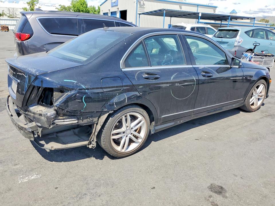 Продаж на аукціоні авто 2013 Mercedes-benz C, vin: WDDGF4HB7DA871610, номер лоту: 49582916
