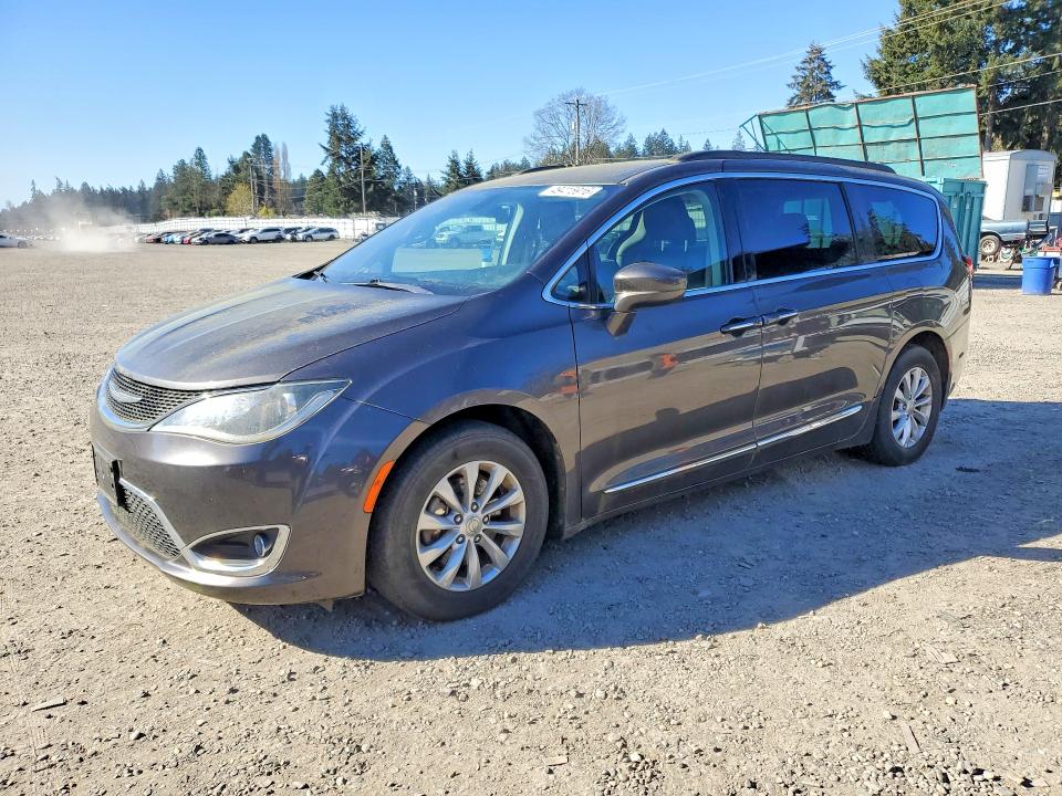 2017 Chrysler Pacifica მანქანა იყიდება აუქციონზე, vin: 2C4RC1BG5HR621816, აუქციონის ნომერი: 49415916