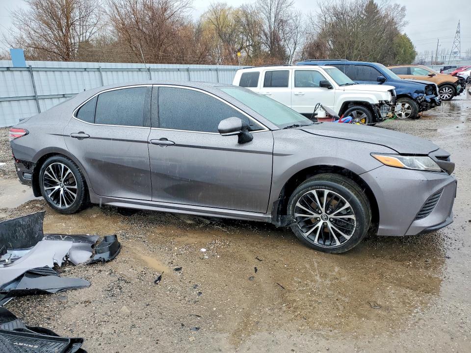 48737606 :رقم المزاد ، 4T1B11HK4KU846799 vin ، 2019 Toyota Camry مزاد بيع
