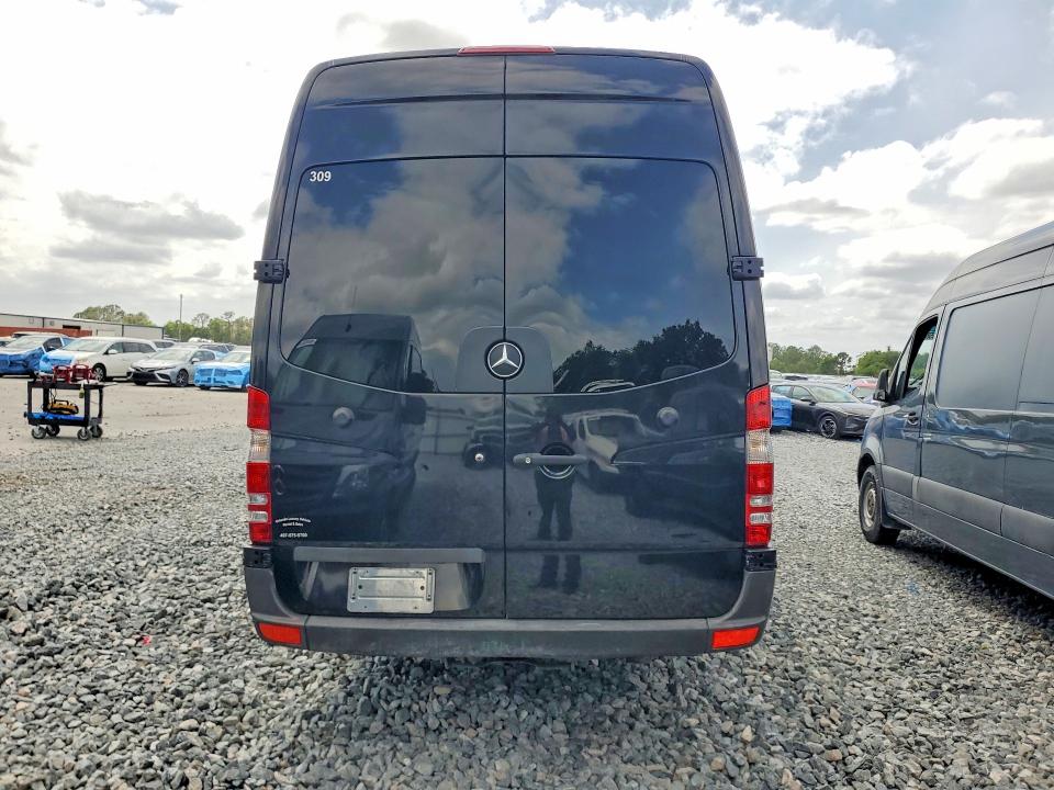49545426 :رقم المزاد ، WDAPF1CD6GP182714 vin ، 2016 Mercedes-benz Sprinter مزاد بيع