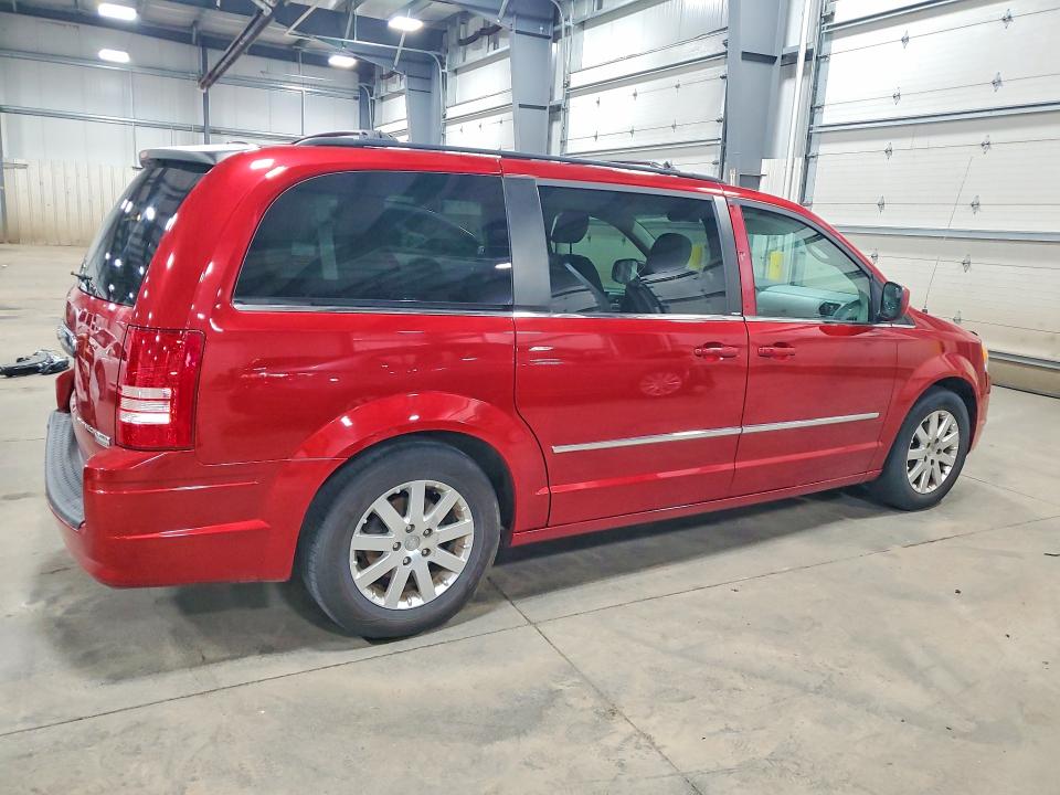 46515116 :رقم المزاد ، 2A4RR5DX6AR153551 vin ، 2010 Chrysler Town & Country مزاد بيع