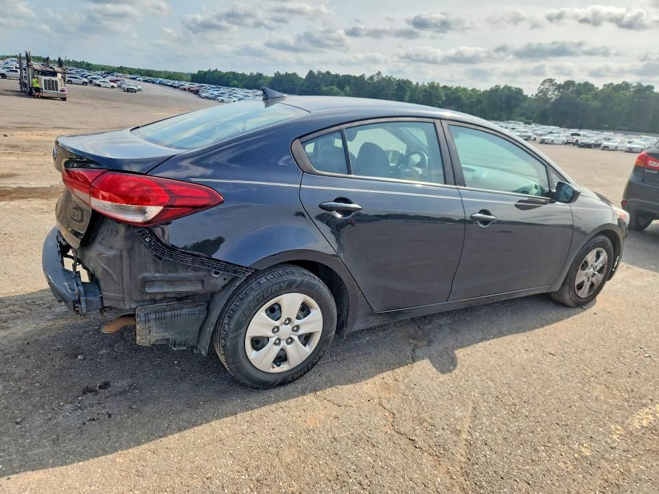 48470626 :رقم المزاد ، 3KPFL4A79JE220136 vin ، 2018 Kia Forte مزاد بيع