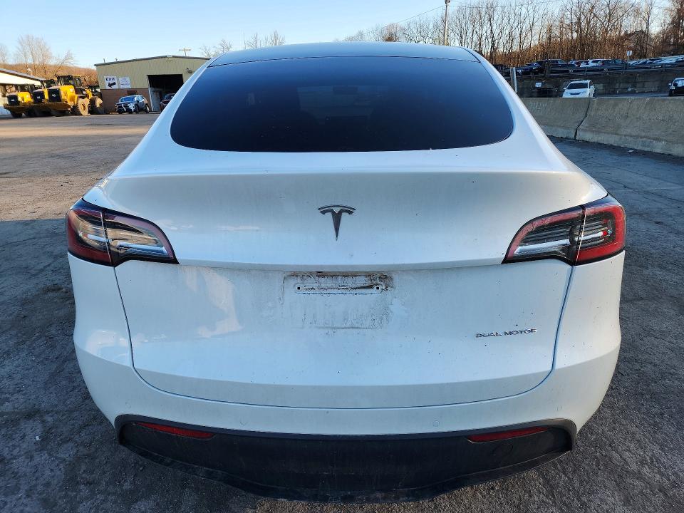 48339566 :رقم المزاد ، 5YJYGDEE0MF208770 vin ، 2021 Tesla Model Y مزاد بيع