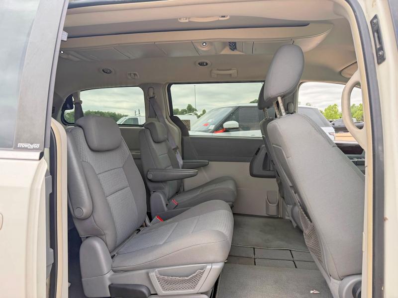 51482716 :رقم المزاد ، 2A4RR5D13AR166298 vin ، 2010 Chrysler Town & Country مزاد بيع