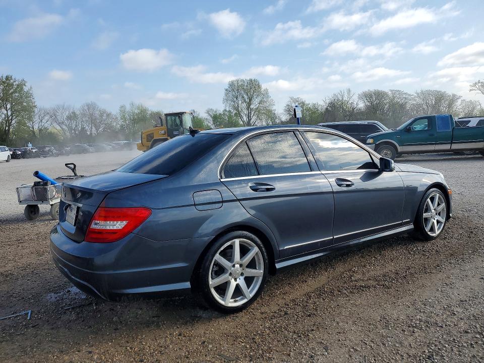 2014 Mercedes-benz C მანქანა იყიდება აუქციონზე, vin: WDDGF4HB9EA955364, აუქციონის ნომერი: 50825356