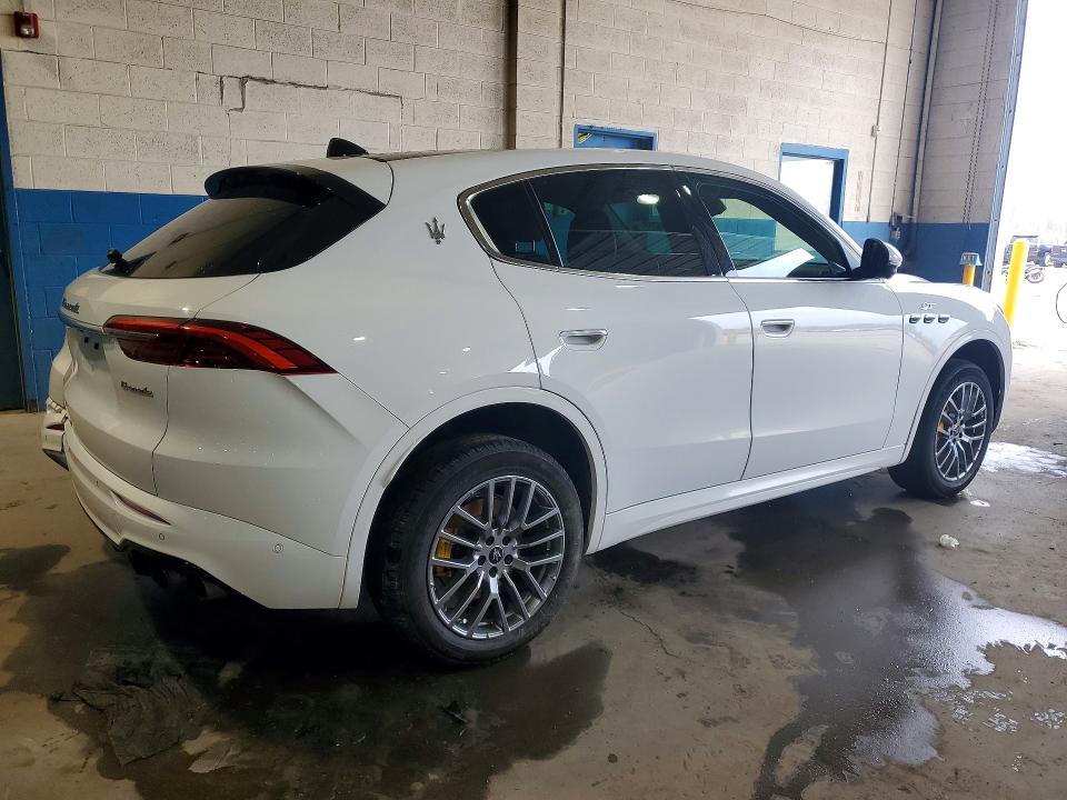 Продажа на аукционе авто 2023 Maserati Grecale, vin: ZN682AVA3P7434109, номер лота: 49465056