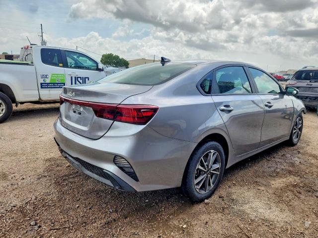 2024 Kia Forte მანქანა იყიდება აუქციონზე, vin: 3KPF24AD8RE792528, აუქციონის ნომერი: 49108436