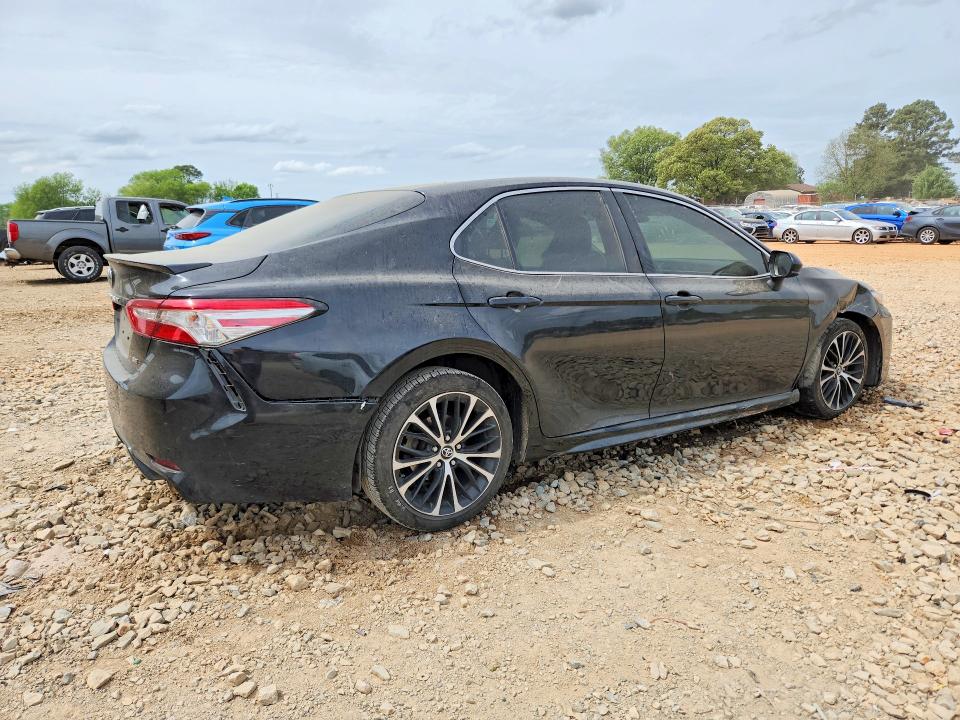 2018 Toyota Camry მანქანა იყიდება აუქციონზე, vin: 4T1B11HK5JU660493, აუქციონის ნომერი: 48662216