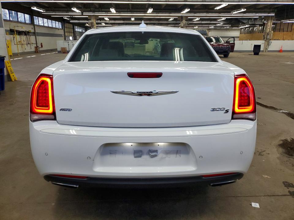 2017 Chrysler 300 მანქანა იყიდება აუქციონზე, vin: 2C3CCAGG6HH527002, აუქციონის ნომერი: 46140306