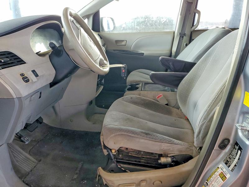 Продажа на аукционе авто 2011 Toyota Sienna, vin: 5TDKK3DC7BS112318, номер лота: 49172266