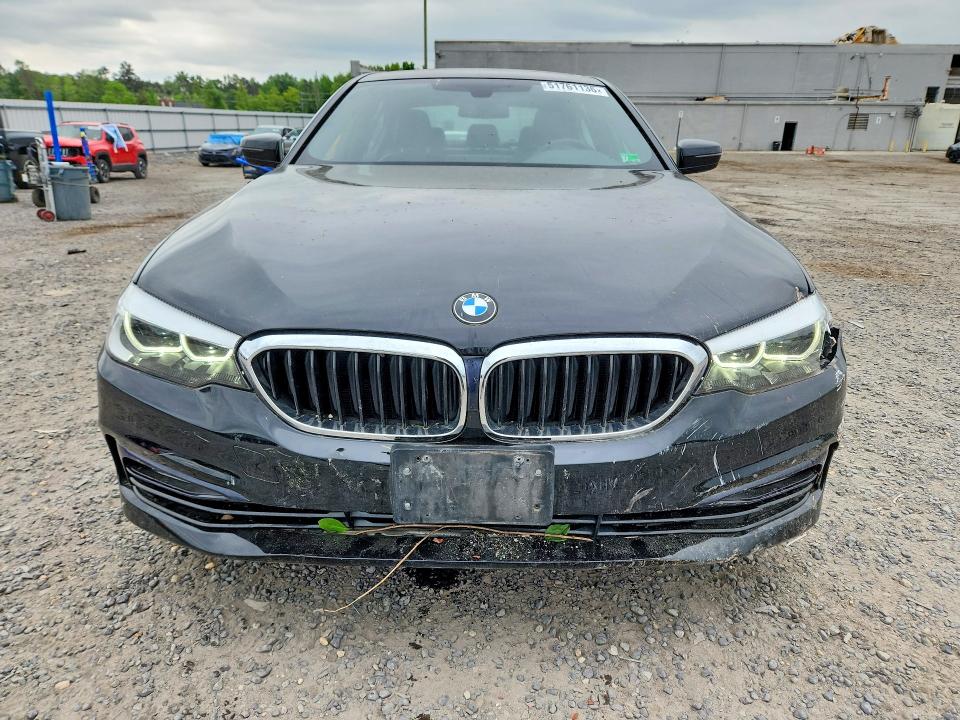 51761136 :رقم المزاد ، WBAJA7C53JWC74681 vin ، 2018 Bmw 530 مزاد بيع