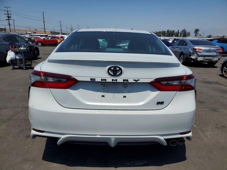 Продаж на аукціоні авто 2022 Toyota Camry, vin: 4T1G11AK2NU051819, номер лоту: 52077726