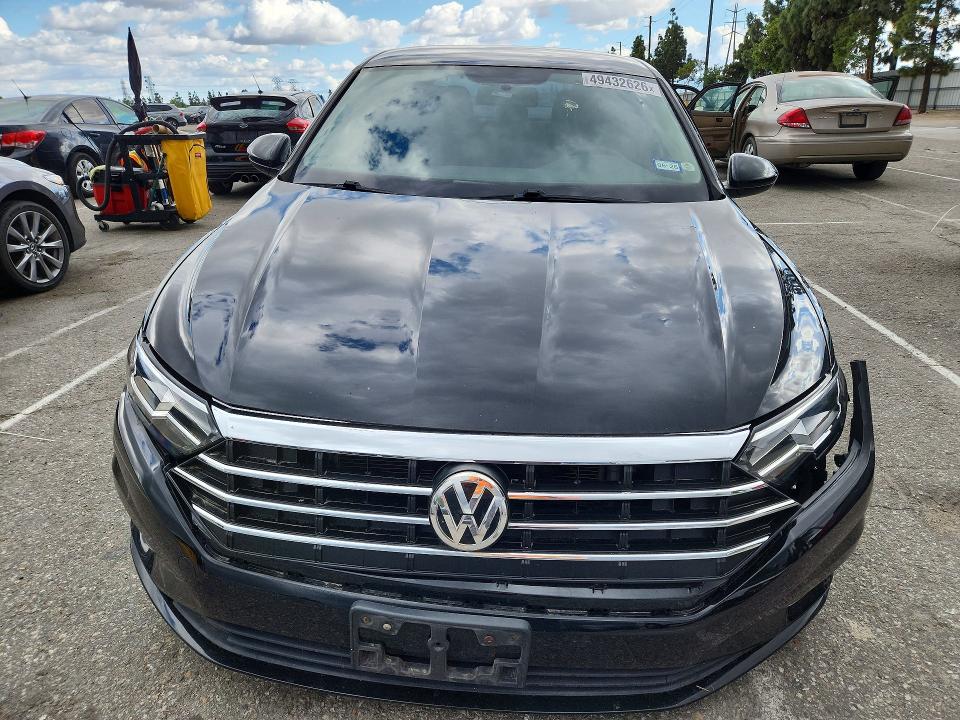 49432626 :رقم المزاد ، 3VWN57BU9KM268185 vin ، 2019 Volkswagen Jetta مزاد بيع
