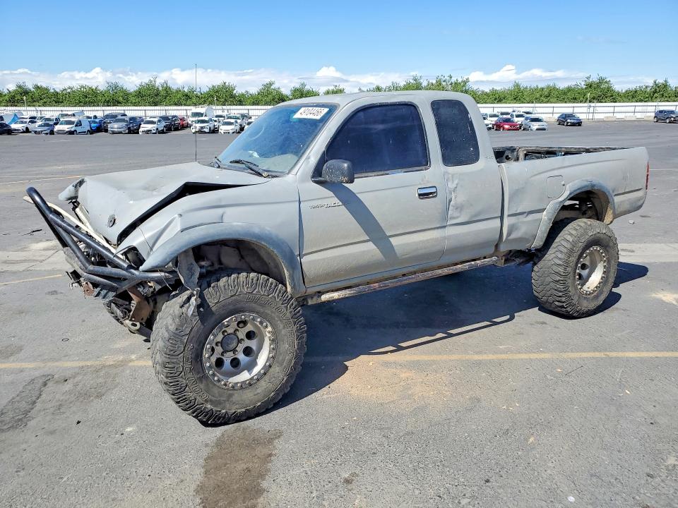 2001 Toyota Tacoma მანქანა იყიდება აუქციონზე, vin: 5TEWN72N11Z747282, აუქციონის ნომერი: 49104466