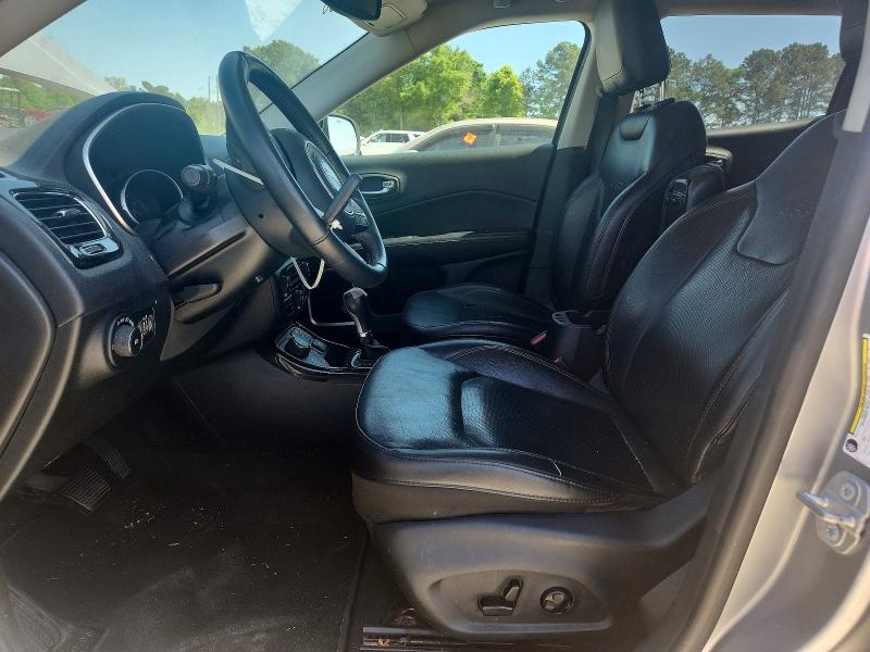 49683546 :رقم المزاد ، 3C4NJDCB5JT354785 vin ، 2018 Jeep Compass مزاد بيع
