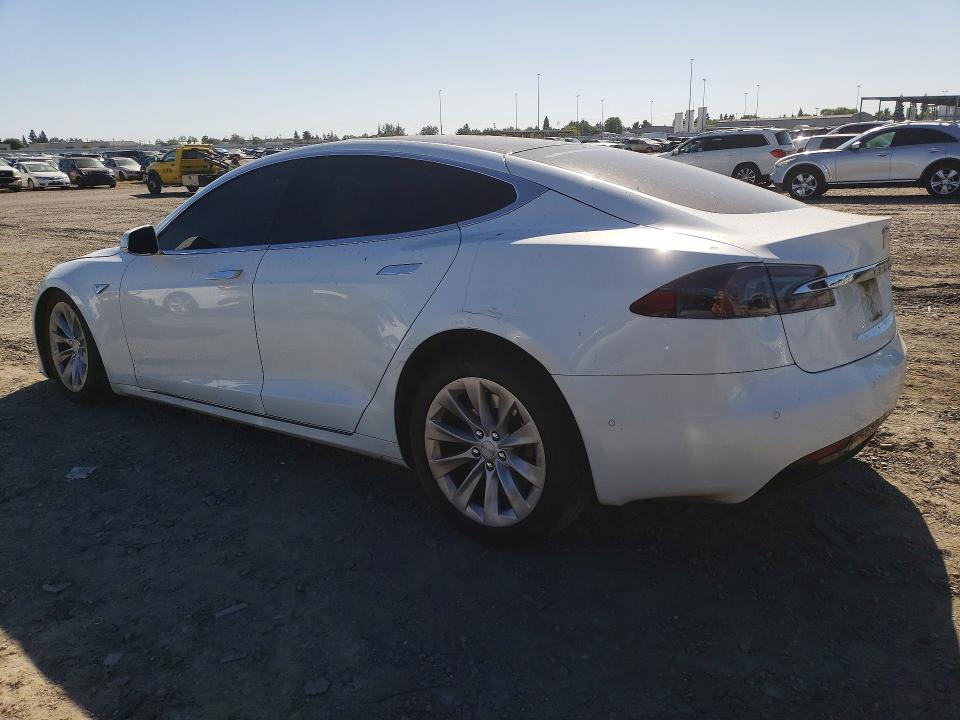 48970296 :رقم المزاد ، 5YJSA1E28GF151590 vin ، 2016 Tesla Model S مزاد بيع