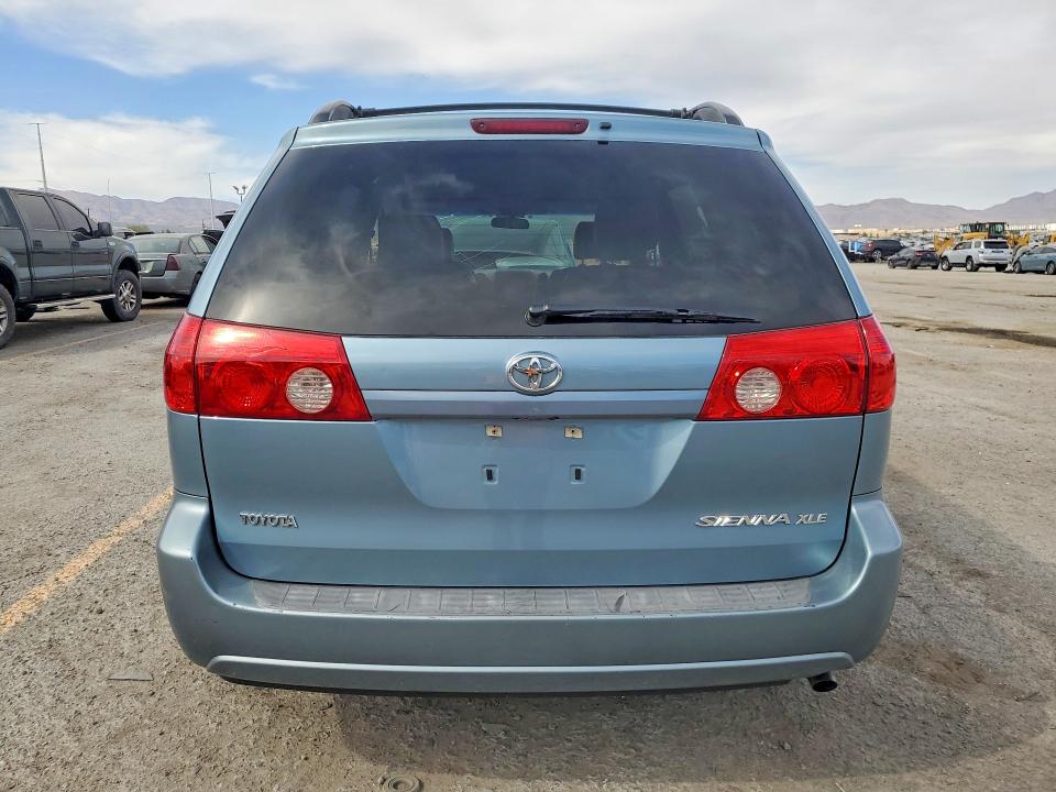 Продажа на аукционе авто 2008 Toyota Sienna, vin: 5TDZK22C88S107620, номер лота: 48944426