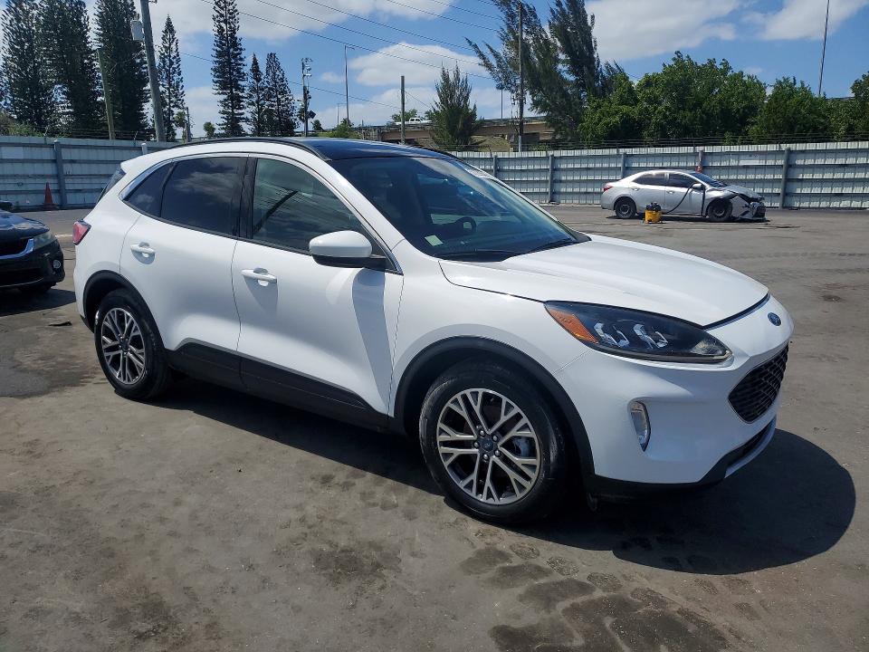 50928546 :رقم المزاد ، 1FMCU0H66LUA35564 vin ، 2020 Ford Escape مزاد بيع